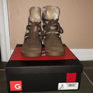 Size 8 Guess winter boots